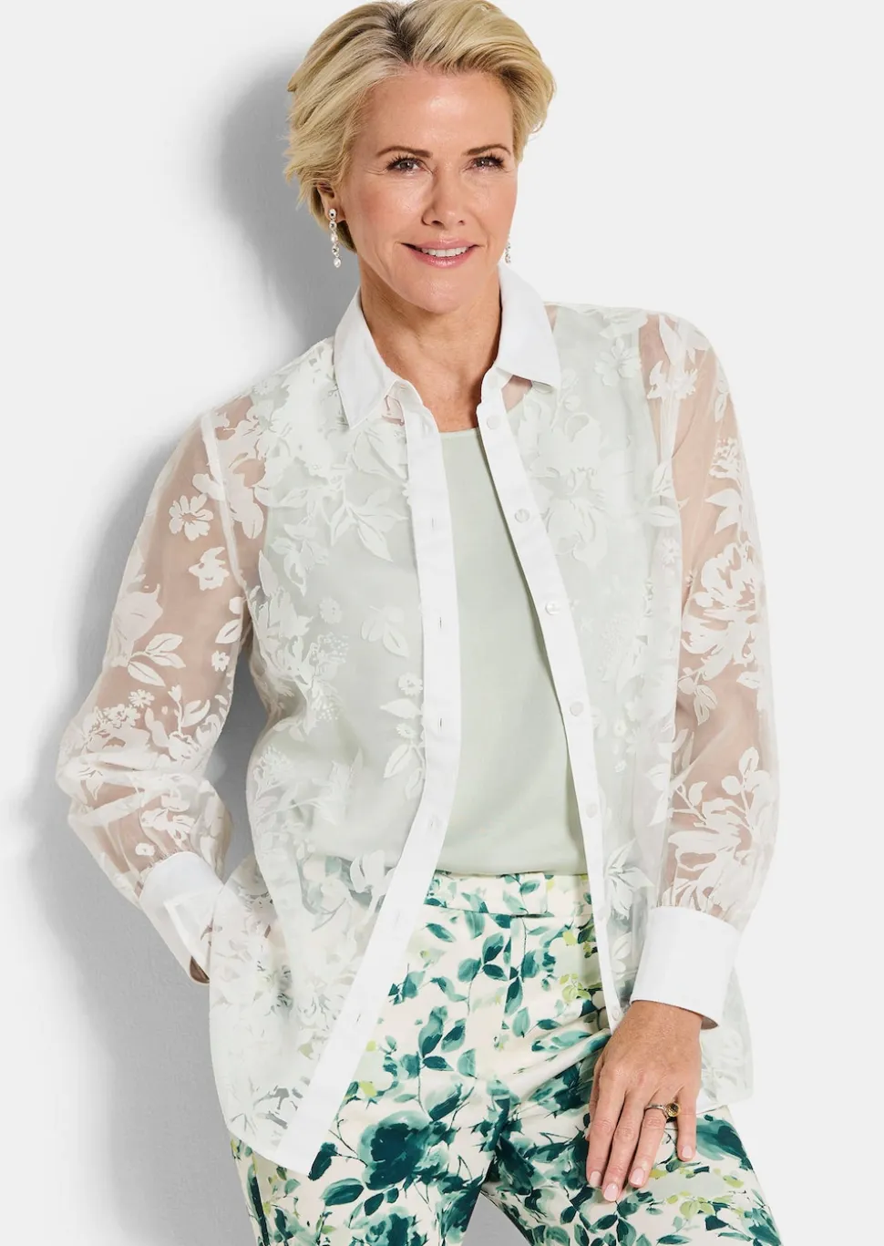 Ausbrenner-Bluse mit Blumenmuster