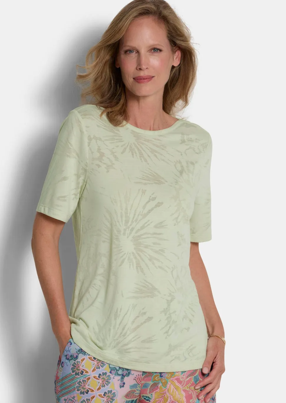 Ausbrenner-Shirt mit U-Boot-Ausschnitt