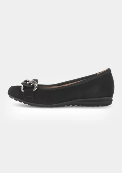 Ballerina aus Leder mit Schmuckkette