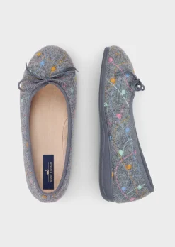Ballerina-Hausschuhe mit zarter Stickerei