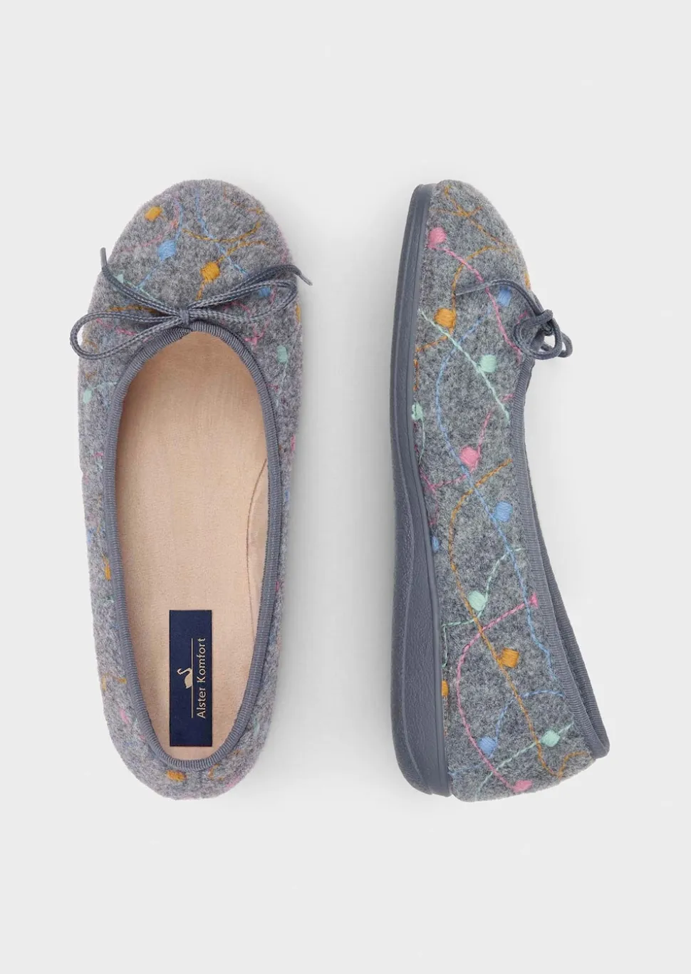 Ballerina-Hausschuhe mit zarter Stickerei