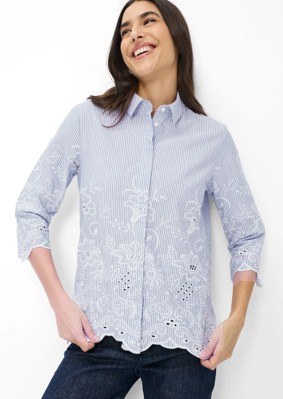 Baumwollbluse mit Streifen und Blütenstickerei