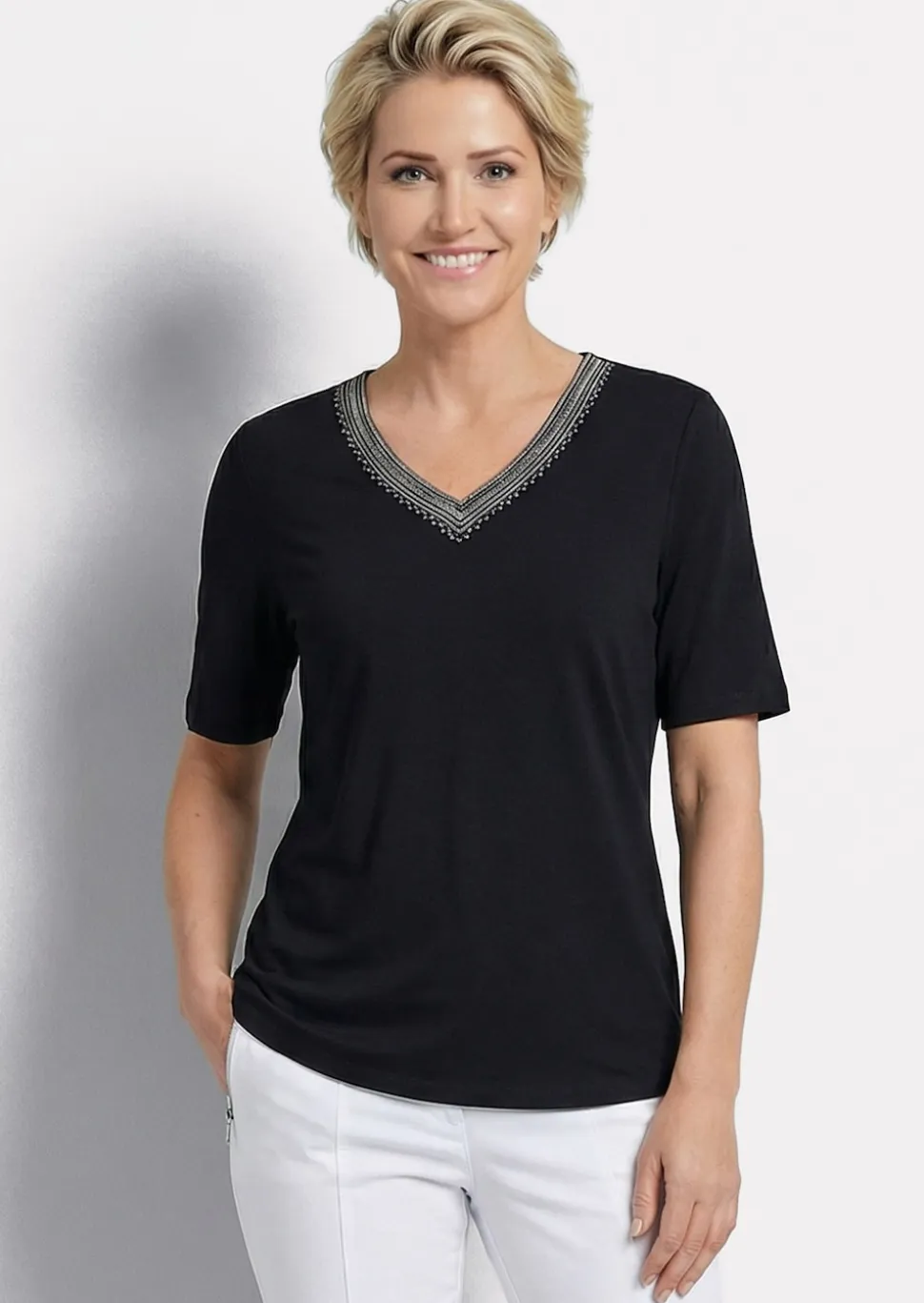 Baumwoll-Shirt mit Stickereien