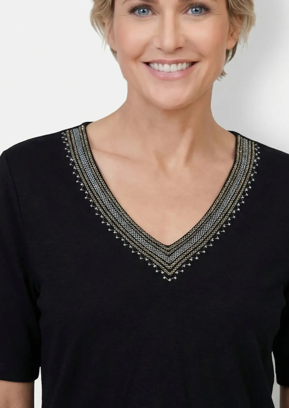 Baumwoll-Shirt mit Stickereien