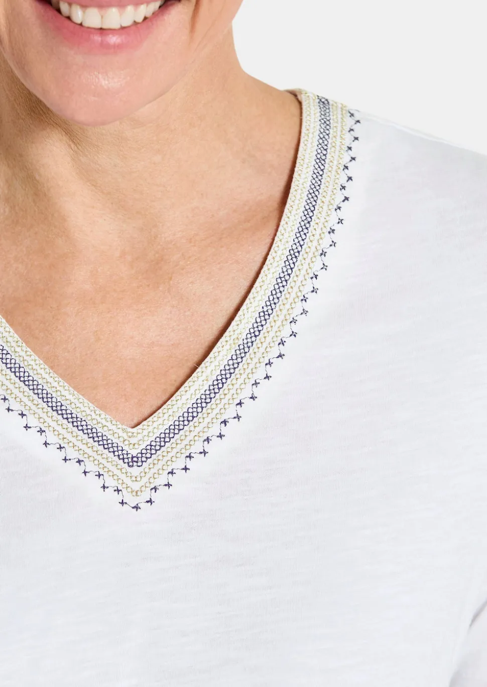 Baumwoll-Shirt mit Stickereien