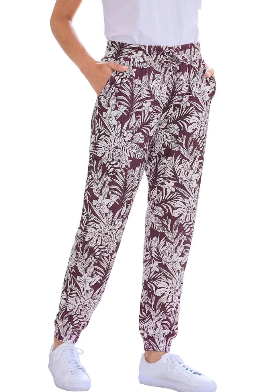 Bequeme Jogginghose mit Blätter-Print