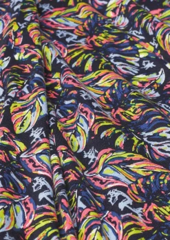 Bequemes Freizeitkleid in modischem Druck