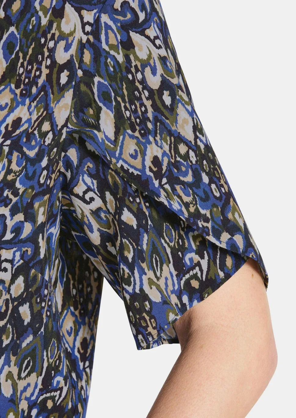 Bluse mit doppellagigen Ärmeln
