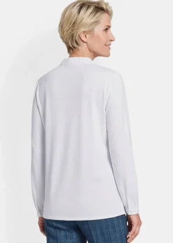 Bluse mit raffinierter Ausschnittlösung