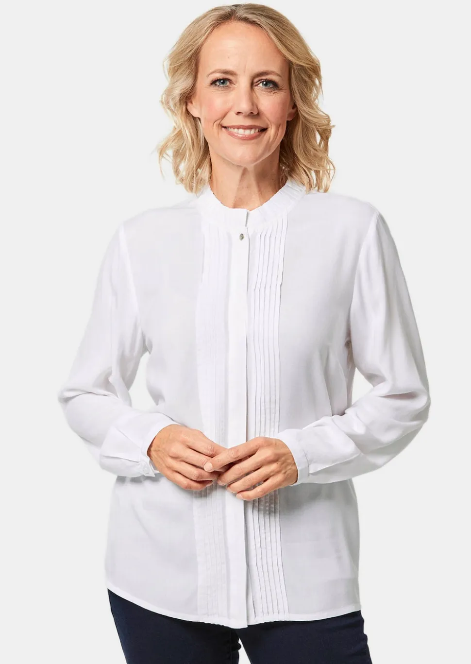 Bluse mit raffinierter Ausschnittlösung