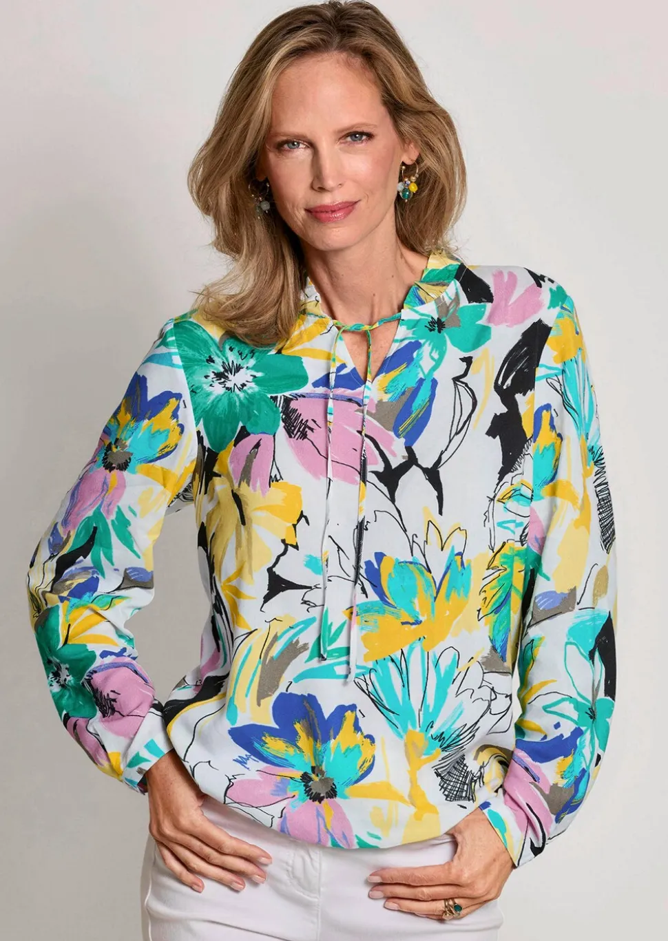 Bluse mit Rüschenkragen