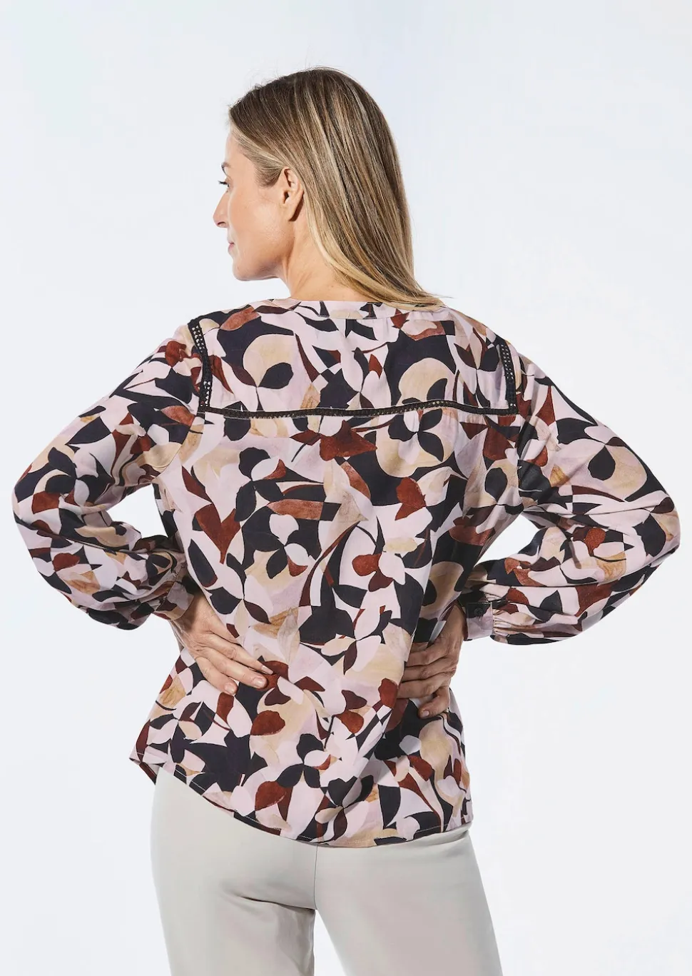 Bluse mit Tunika Ausschnitt