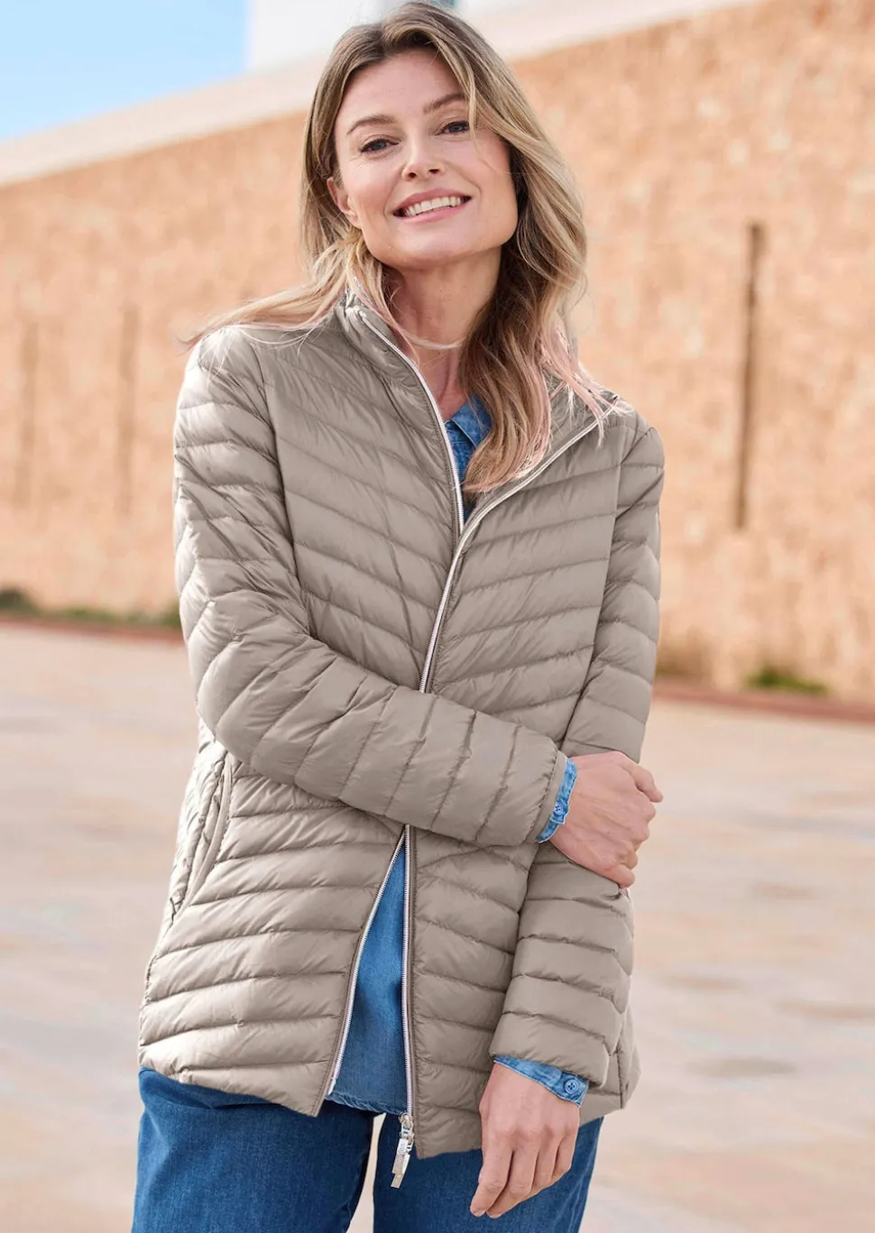 Daunenjacke mit femininer Steppung