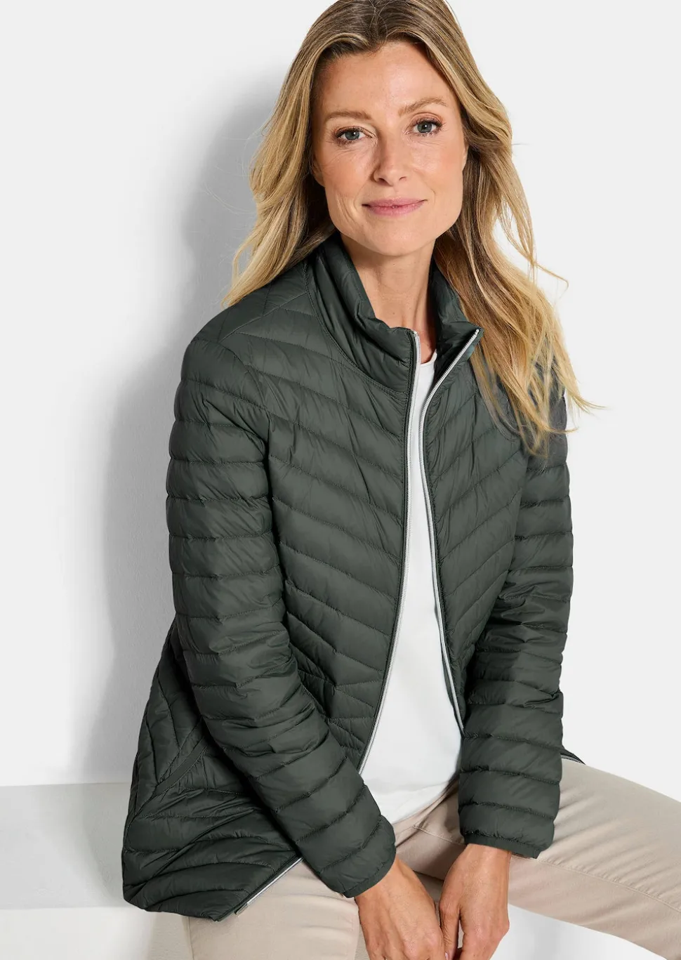 Daunenjacke mit femininer Steppung