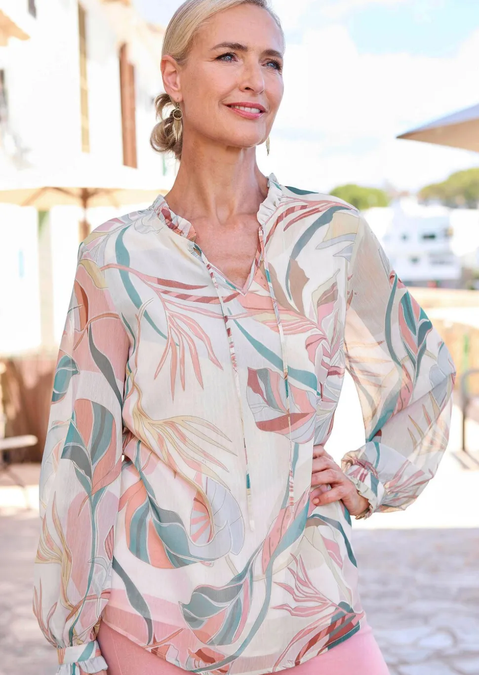 Druckbluse aus luftigem Chiffon