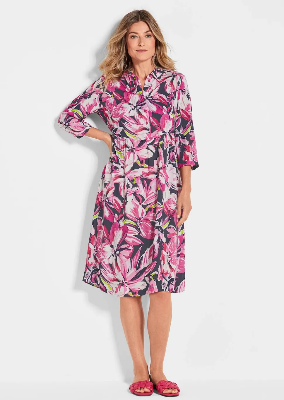 Druckkleid mit Blütenmuster