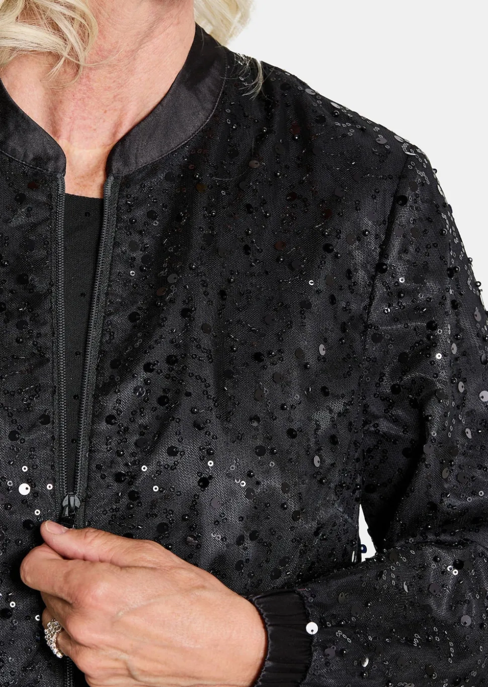 Eleganter Blouson mit Perlen und Pailletten