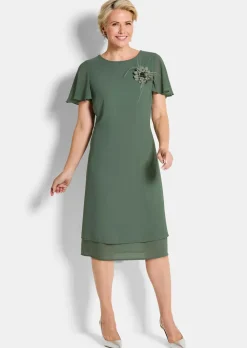 Elegantes Chiffon-Kleid mit Brosche