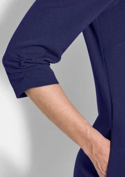 Elegantes Kleid mit gerafften Ärmeln