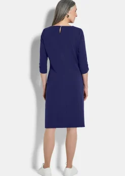 Elegantes Kleid mit gerafften Ärmeln