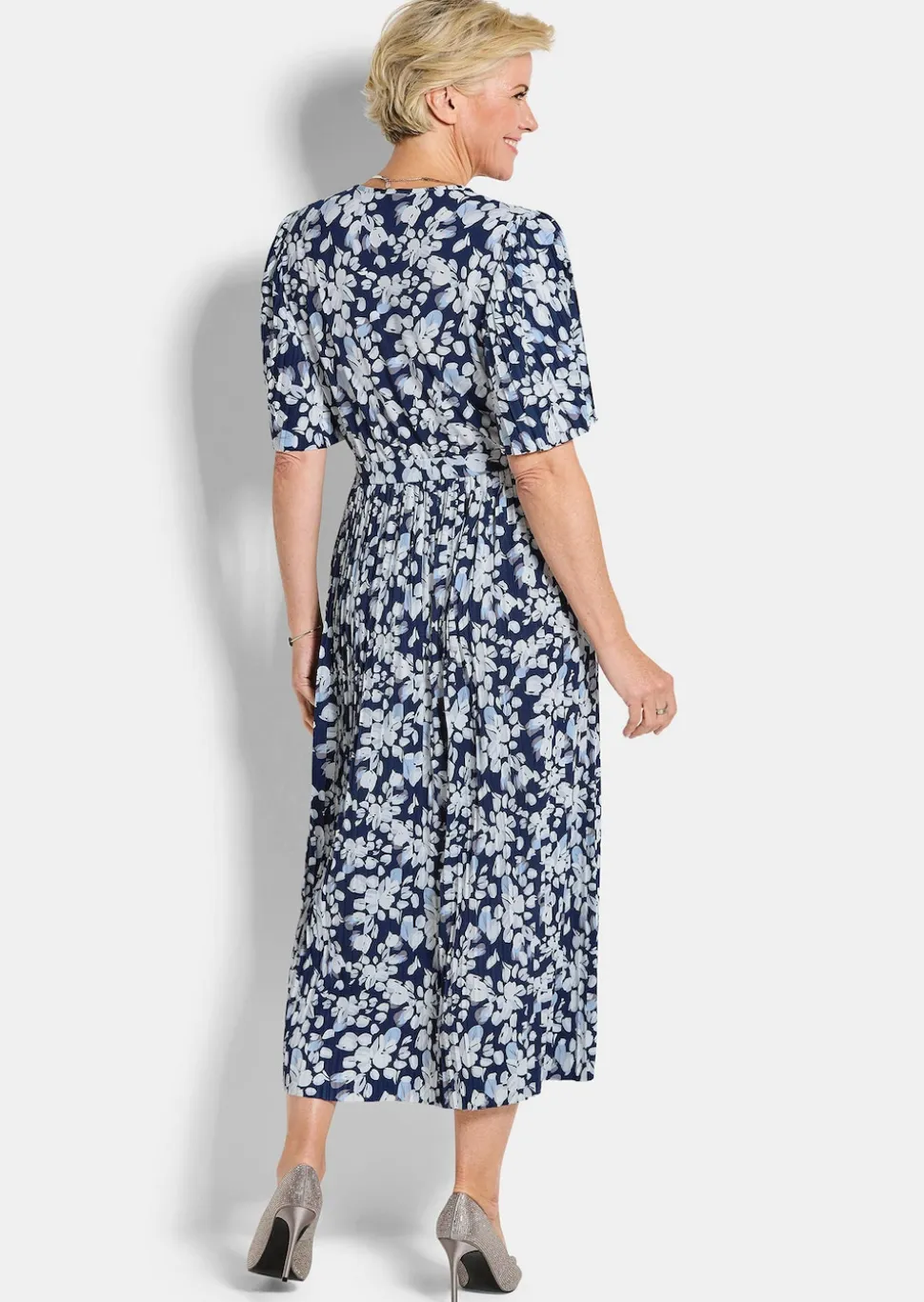 Elegantes Plisseekleid in Wickeloptik