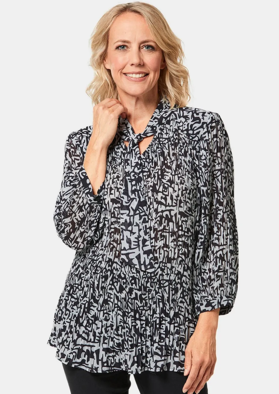 Feinplissee-Bluse mit Schluppe