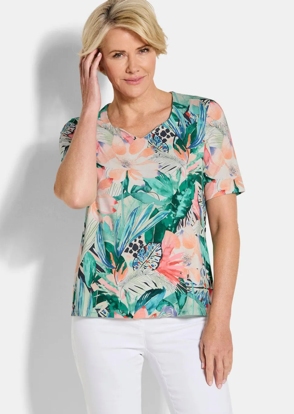 Feminines Shirt mit Herzausschnitt
