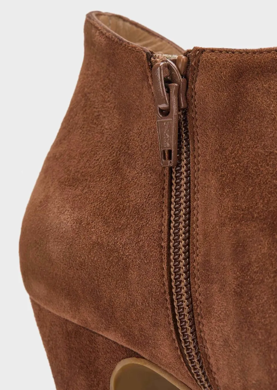 Feminine Stiefeletten mit Absatz