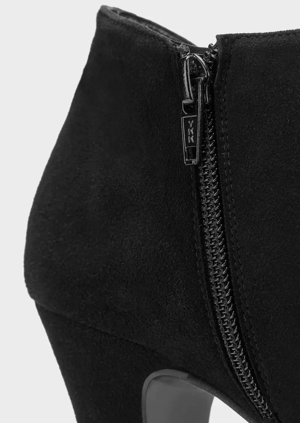 Feminine Stiefeletten mit Absatz