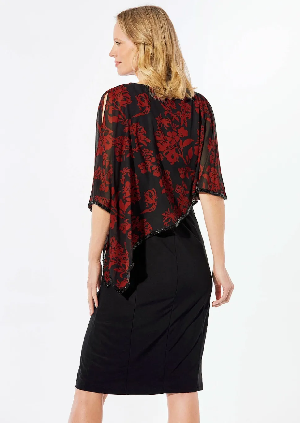 Festliches Kleid mit feinem Chiffonüberwurf