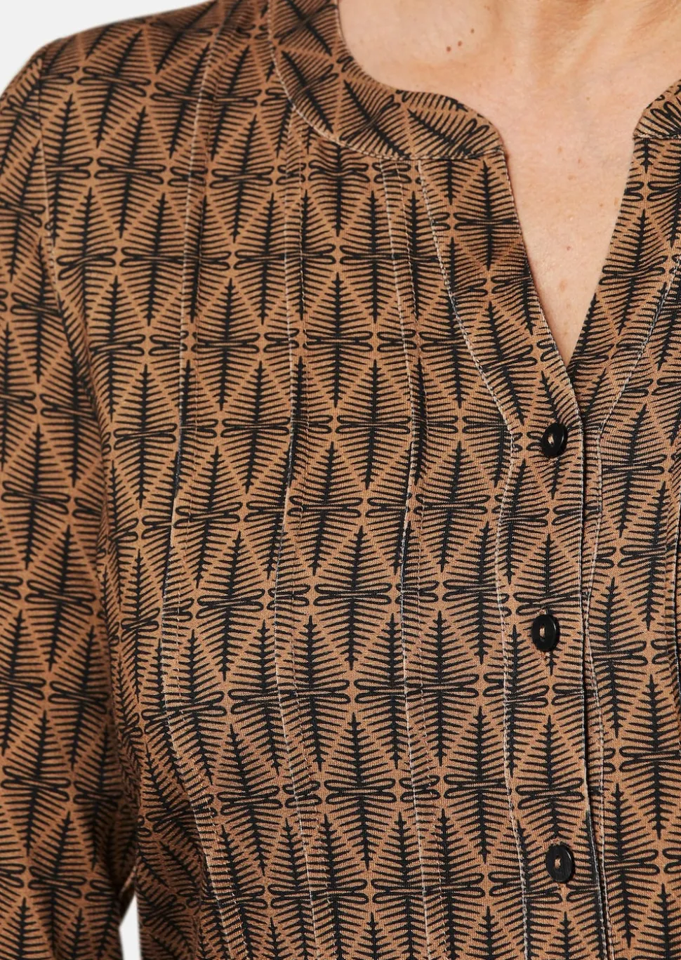 Figurschmeichelndes Drucktunika-Shirt