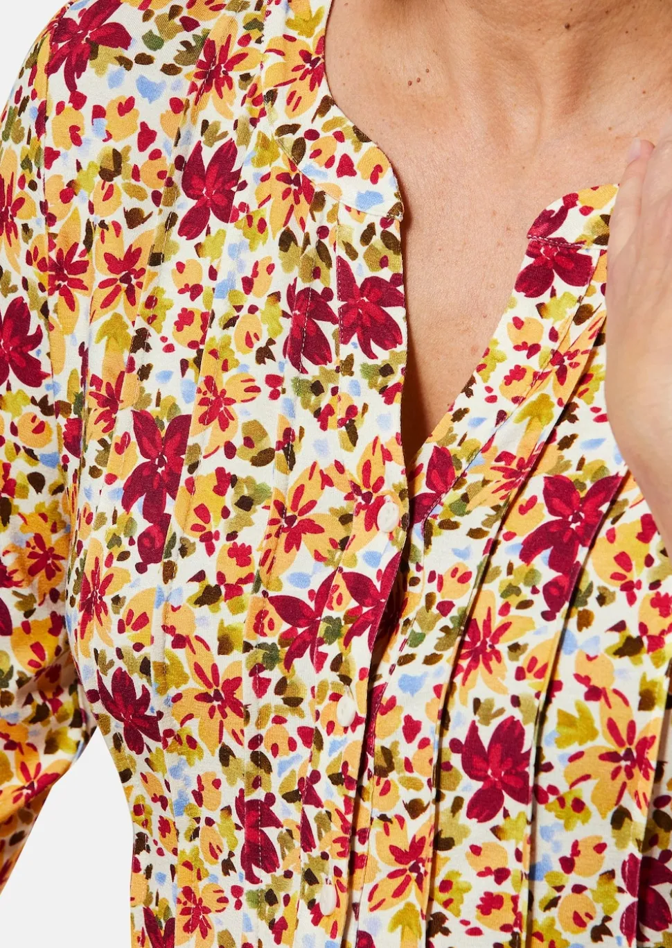 Figurschmeichelndes Drucktunika-Shirt