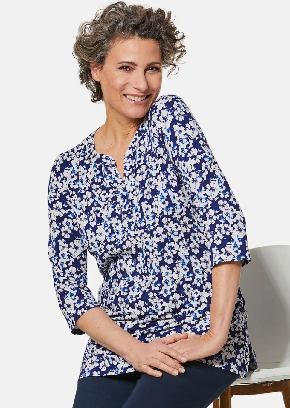 Figurschmeichelndes Drucktunika-Shirt