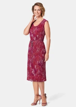 Figur umspielendes Kleid mit feinen Glanzgarnen