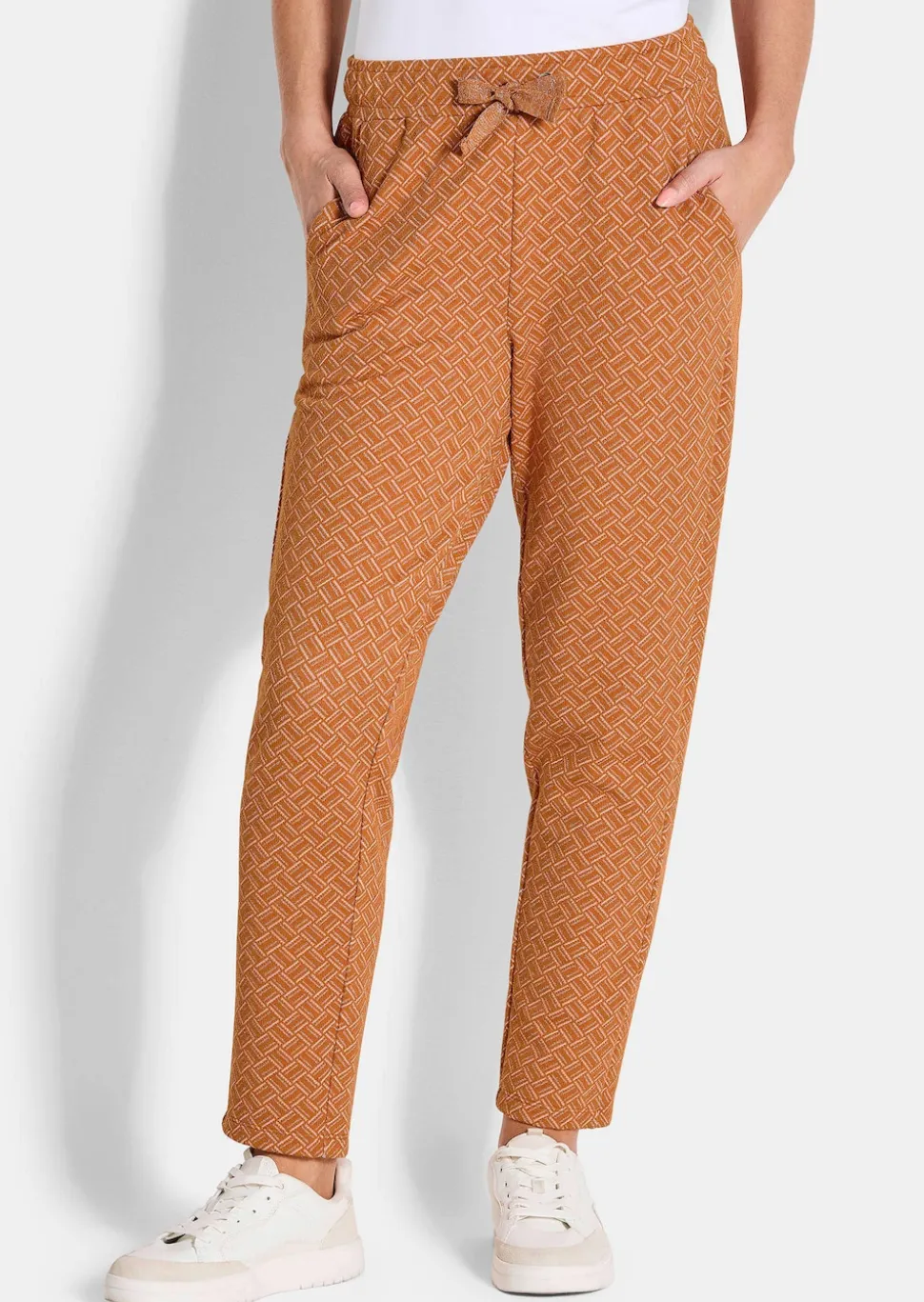 Freizeithose mit Glanz-Details