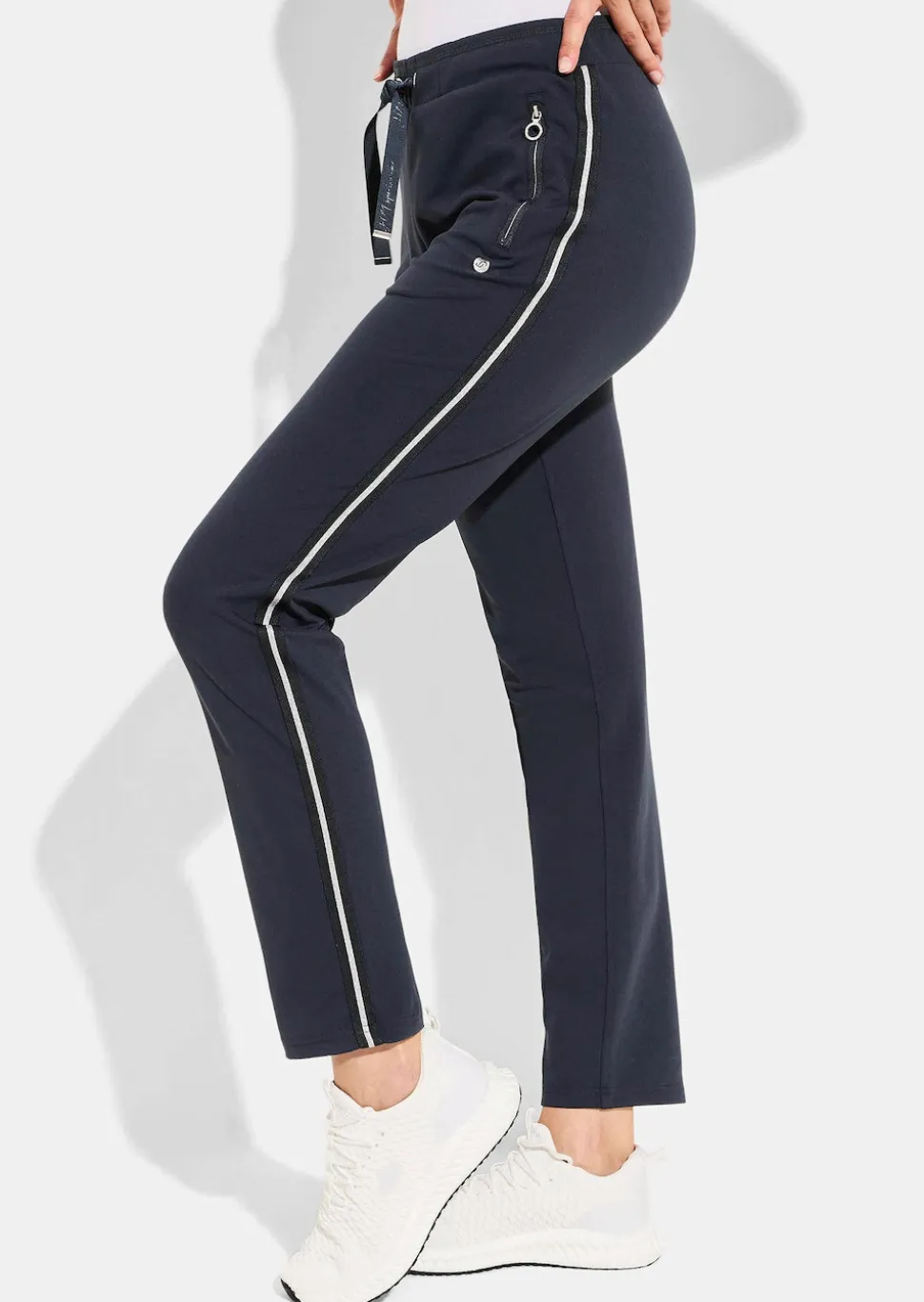 Freizeithose mit Glanzstreifen