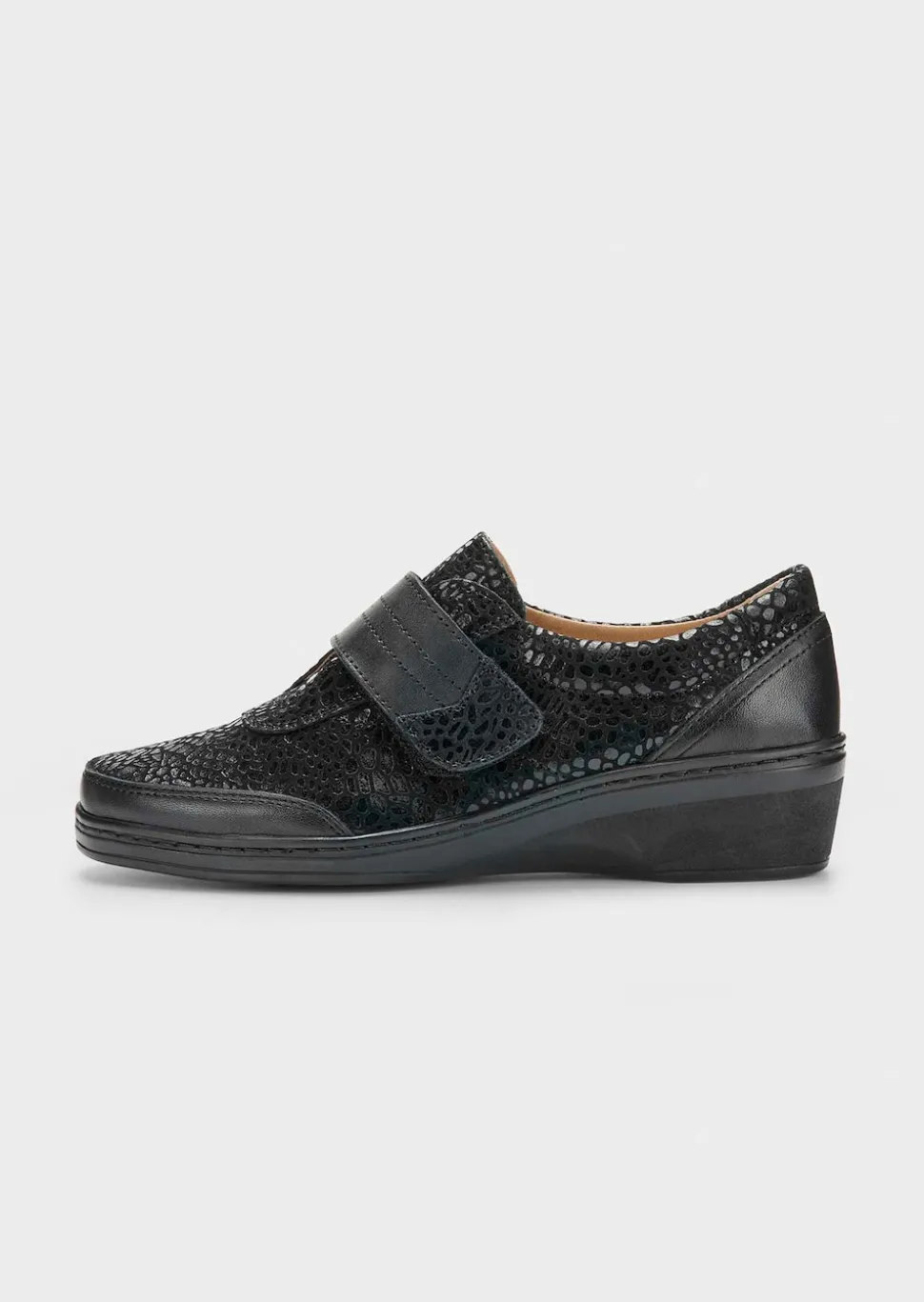 Halbschuhe aus Leder mit Glanzdetails