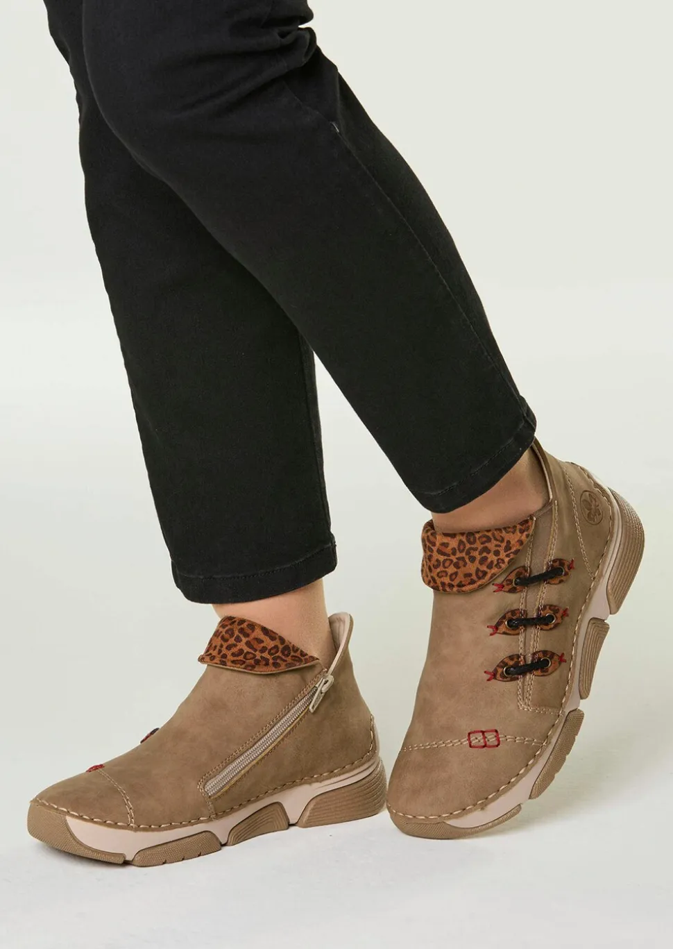 Halbschuhe mit Animal Print
