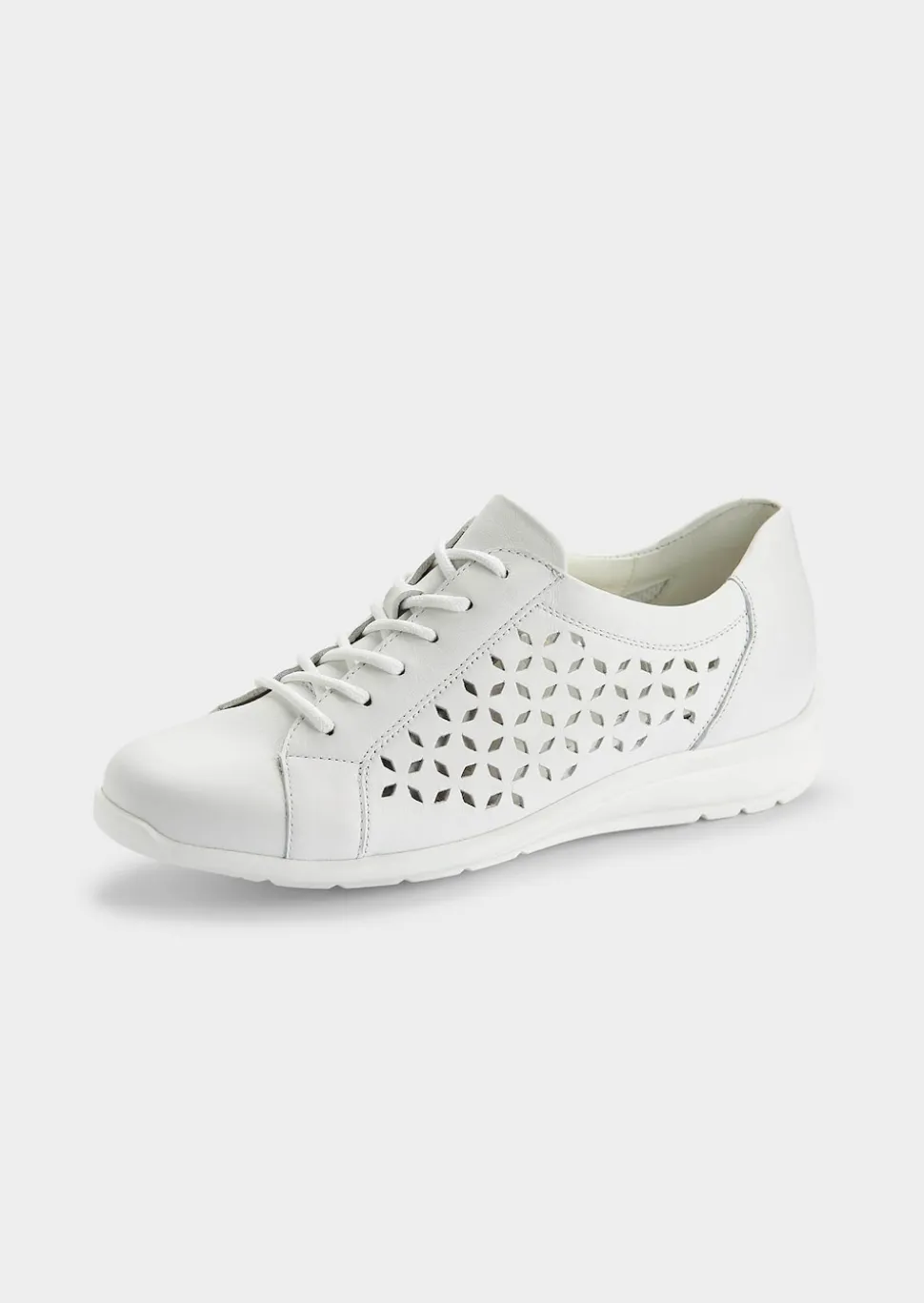 Halbschuhe mit dekorativer Perforierung