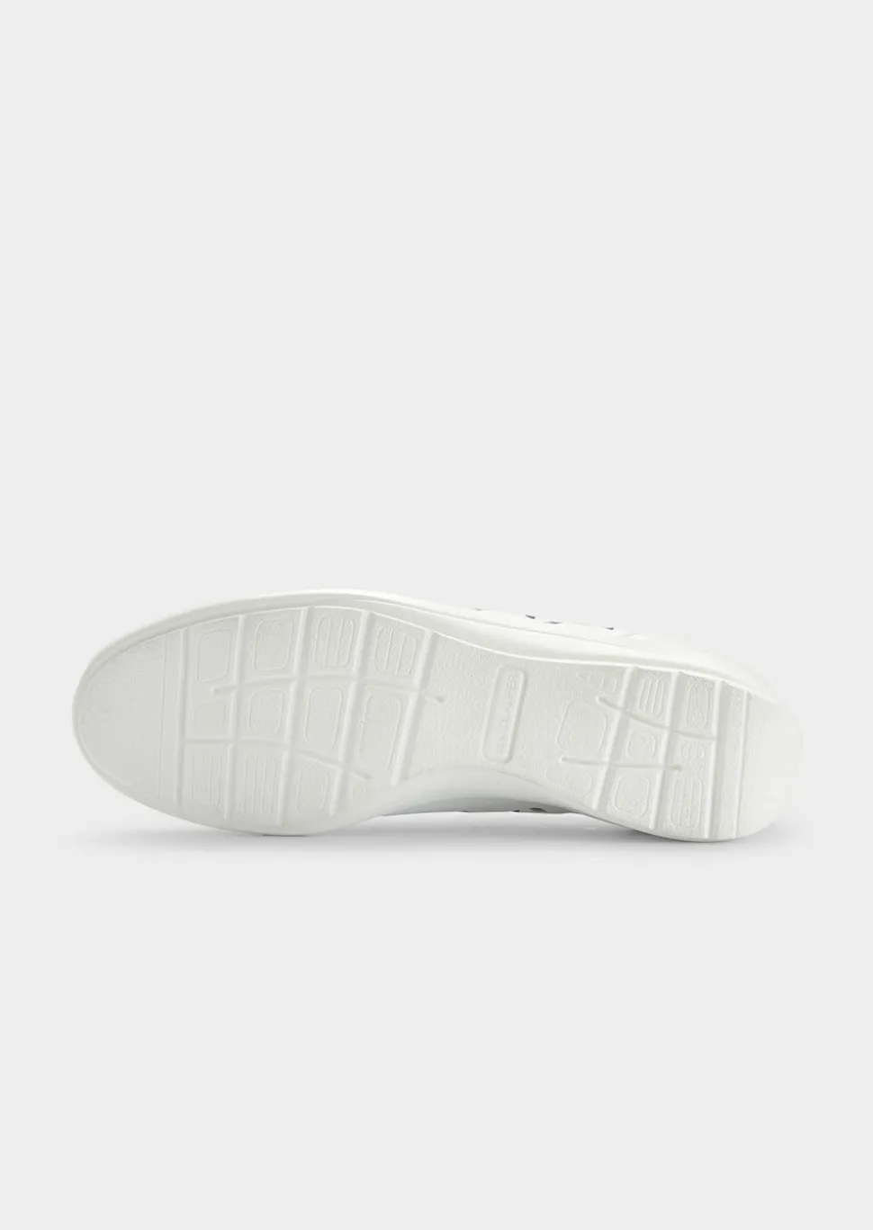Halbschuhe mit dekorativer Perforierung