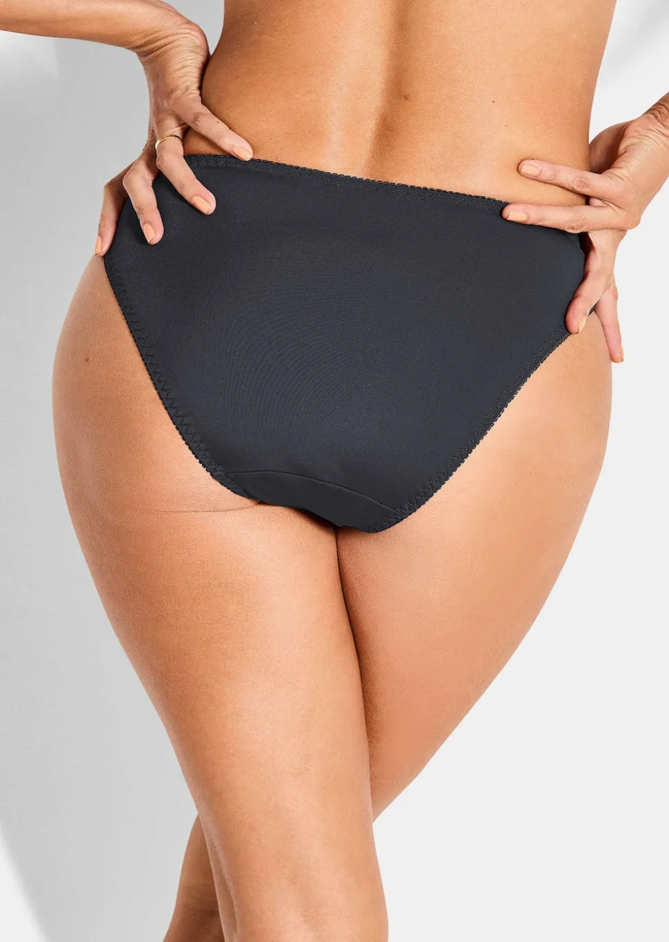 Hüftslip aus femininer Spitze
