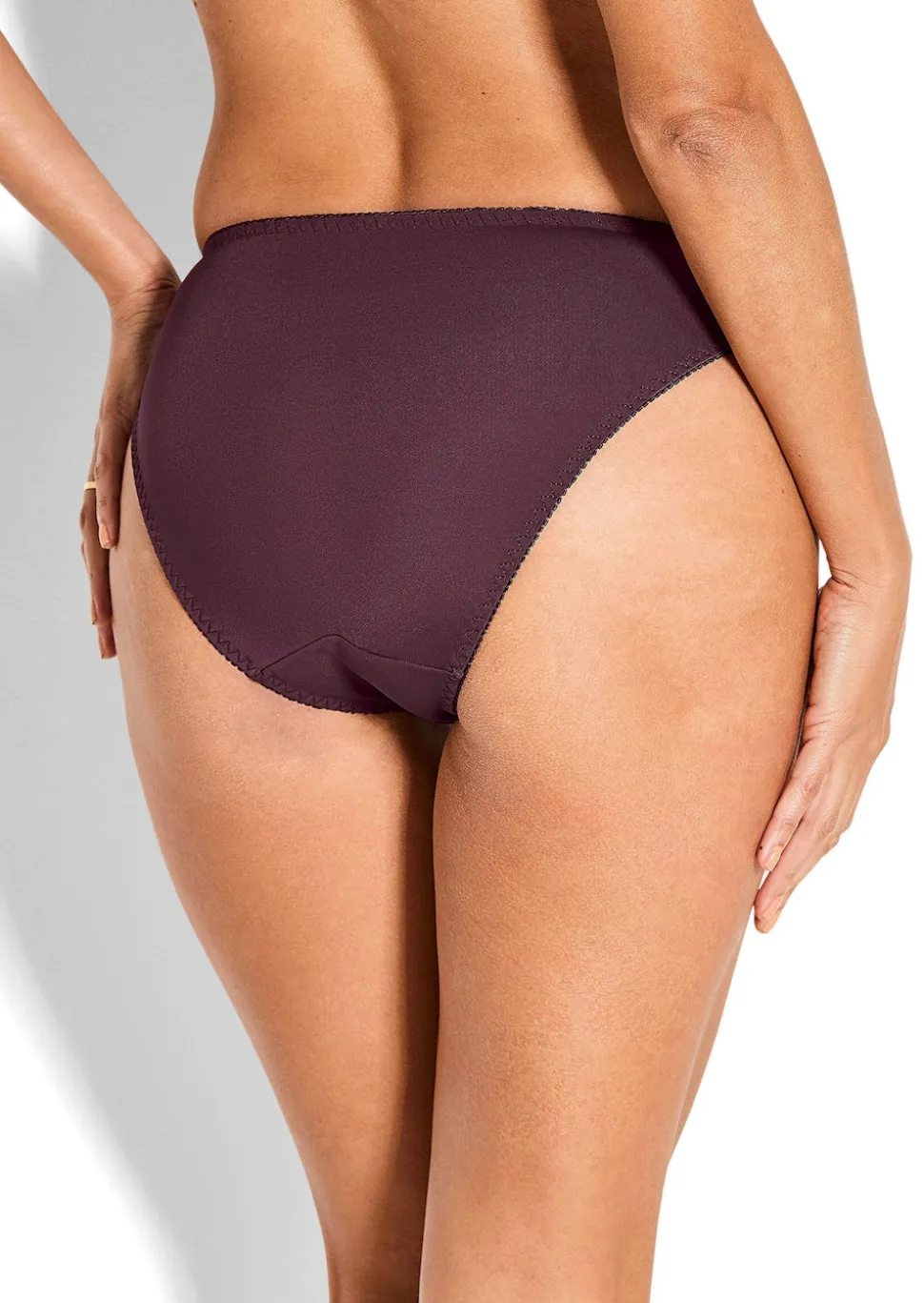 Hüftslip aus femininer Spitze