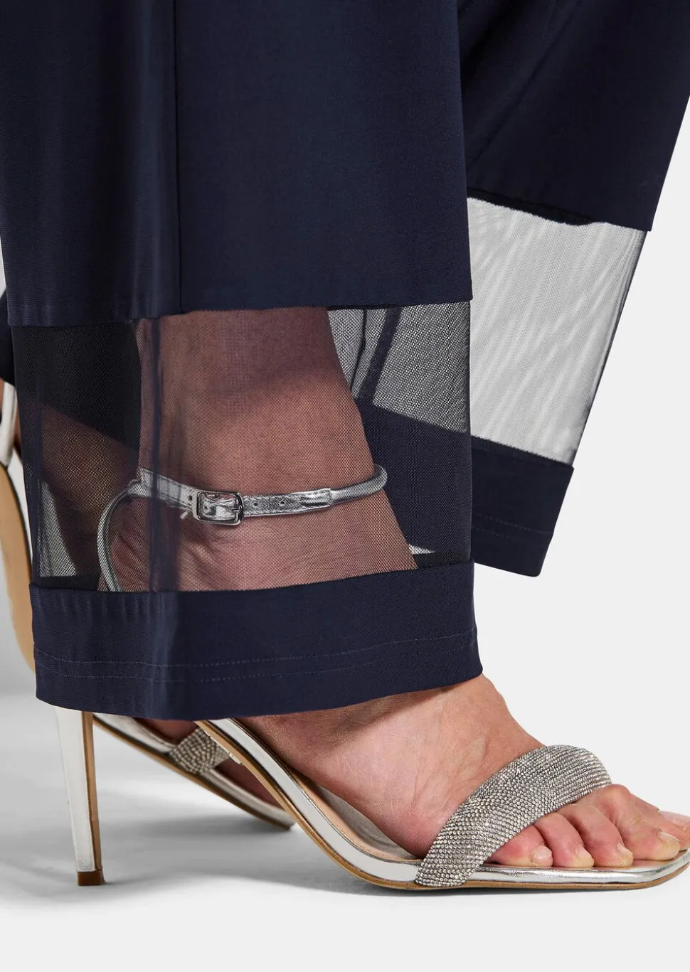 Hose VERA mit Mesh-Einsätzen