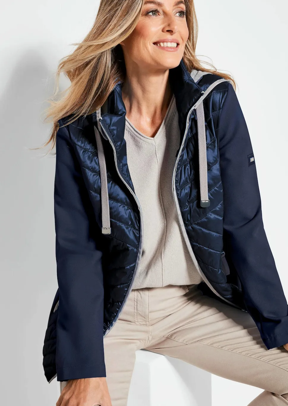 Jacke mit Stehkragen