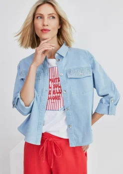 Jeansbluse mit glitzernden Pattentaschen