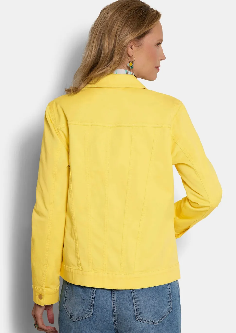 Jeansjacke in taillierter Form