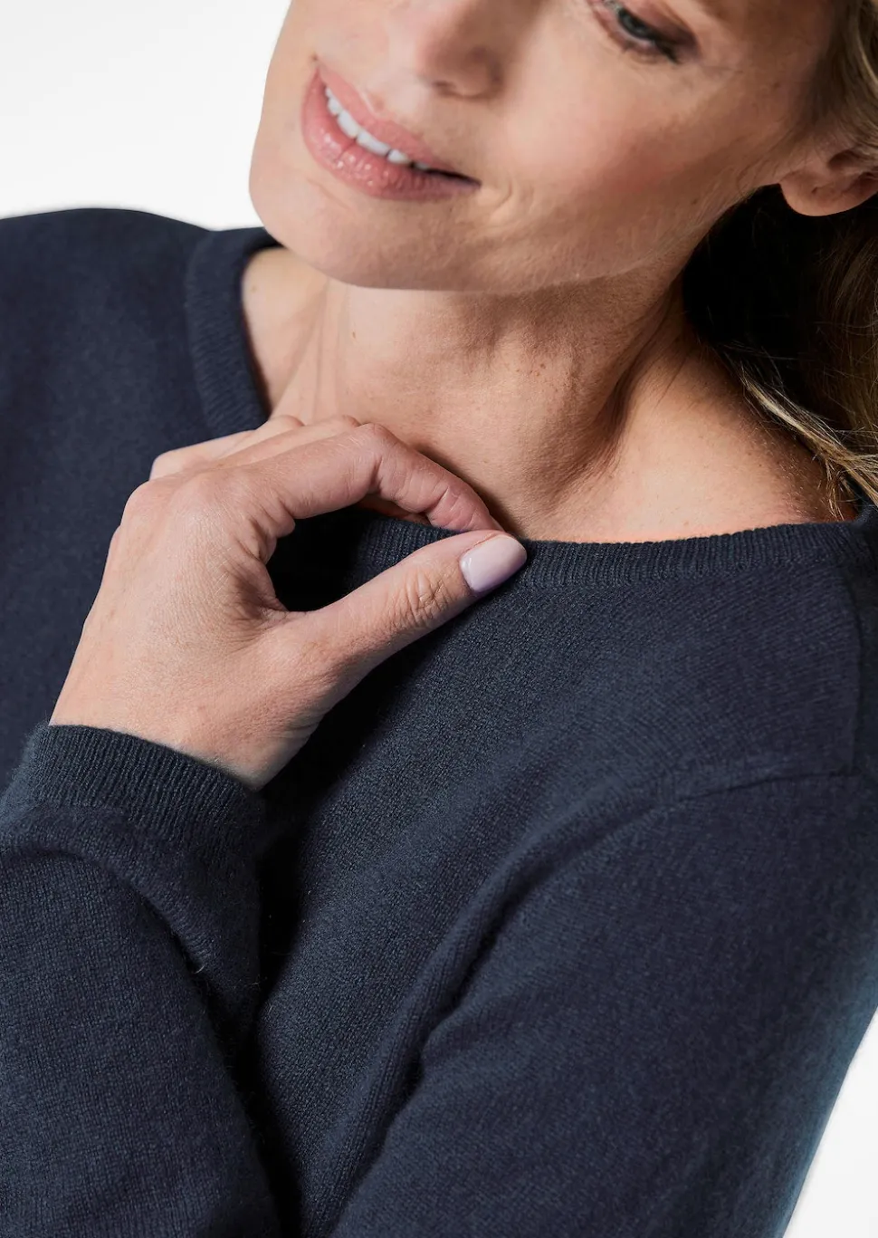 Kaschmirpullover mit U-Boot Ausschnitt