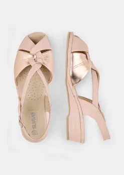 Klassische Leder-Sandalen mit Glanz-Details