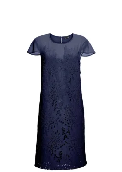 Kleid aus sommerlicher Spitze