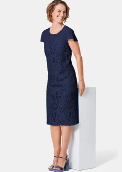 Kleid aus sommerlicher Spitze